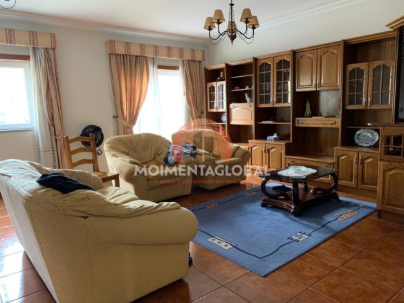 Apartamento T3, 3º andar – Moimenta da Beira