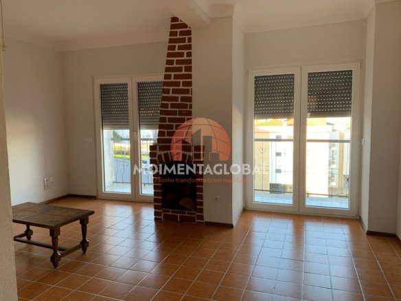 APARTAMENTO T2, 2º ANDAR – Moimenta da Beira
