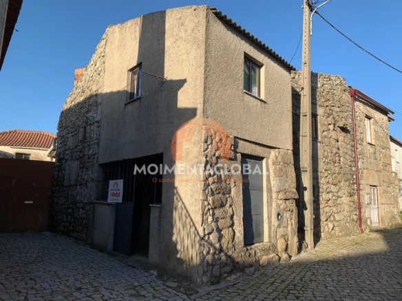 Moradia V2 – Aldeia de Santo Estêvão, Sernancelhe