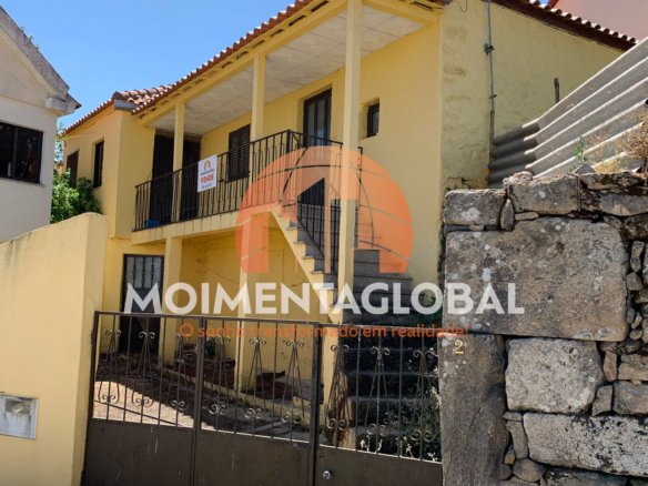 Moradia V3 – Toitam, Moimenta da Beira
