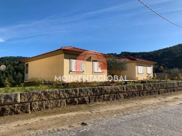 Moradia V3 – Pisões, São Cosmado