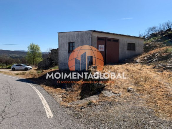 Garagem – A-de-Barros, Sernancelhe