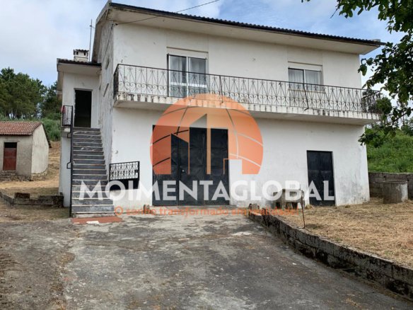 Moradia V2 – Carapito, Moimenta da Beira