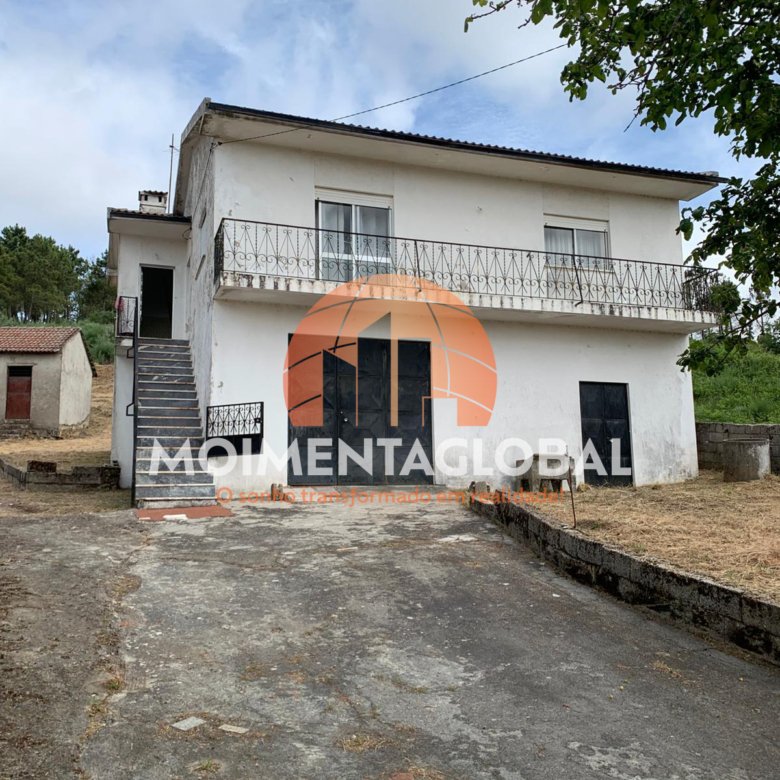 Moradia V2 – Carapito, Moimenta da Beira