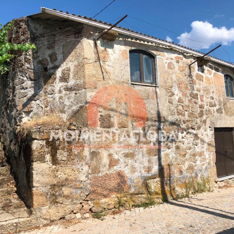 Moradia V2 – Vide, Rua, Moimenta da Beira
