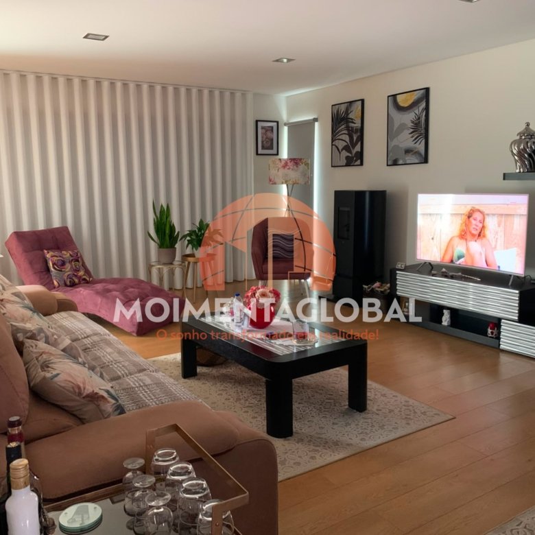 Moradia V4 – Moimenta da Beira